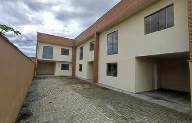 Imagem: A casa possui 3 Dormitórios, 1 Banheiro, 1 Vaga na garagem