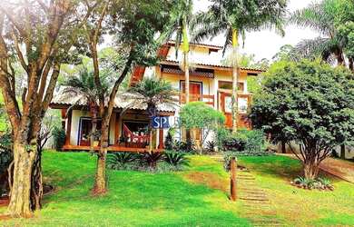 Imagem: A casa em condomínio possui 3 Dormitórios, 4 Banheiros, 2