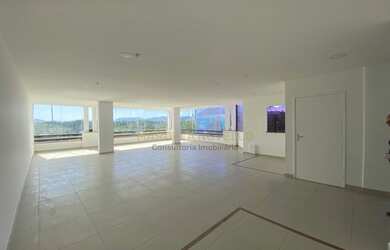 Imagem: O depósito possui 2 Vagas na garagem, 78m² de Área e está