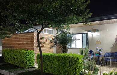 Imagem: A casa em condomínio possui 3 Dormitórios, 1 Banheiro, 1 Vaga