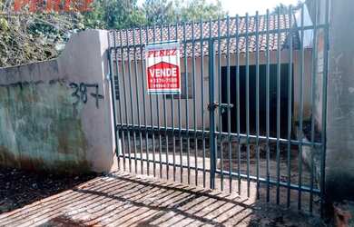 Imagem: A casae possui 2 Dormitórios, 1 Banheiro, 1 Vaga na garagem