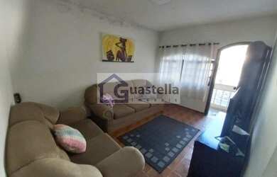 Imagem: A casa possui 2 Dormitórios, 1 Banheiro, 2 Vagas na garagem