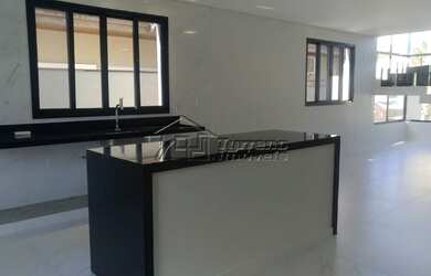 Imagem: A casa em condomínio possui 3 Dormitórios, 5 Banheiros, 2