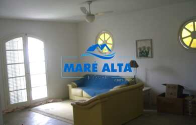 Imagem: A casa possui 3 Dormitórios, 2 Banheiros, 350m² de Área e