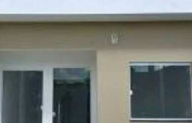 Imagem: A casa possui 2 Dormitórios, 1 Banheiro, 3 Vagas na garagem