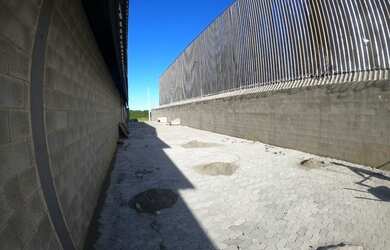 Imagem: O depósito possui 2 Vagas na garagem, 1.000m² de Área, Imóvel