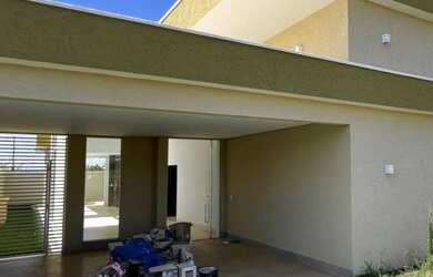 Imagem: A casa em condomínio possui 4 Dormitórios, 5 Banheiros, 2