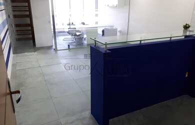 Imagem: O depósito possui 2 Vagas na garagem, 52m² de Área e está