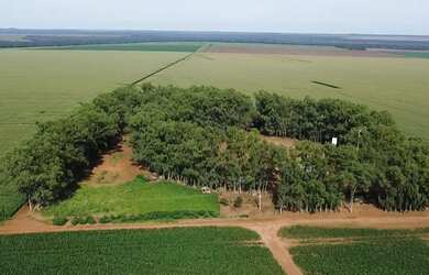 Imagem: A fazenda possui 31030000-0m² de Área e está localizado em