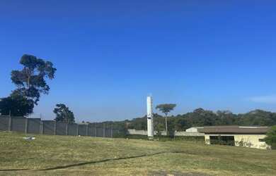 Imagem: O terreno possui 900m² de Área e está localizado em Vila