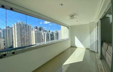 Imagem: O apartamento possui 4 Dormitórios, 3 Banheiros, 4 Vagas na