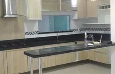 Imagem: A casa em condomínio possui 4 Dormitórios, 2 Banheiros, 2