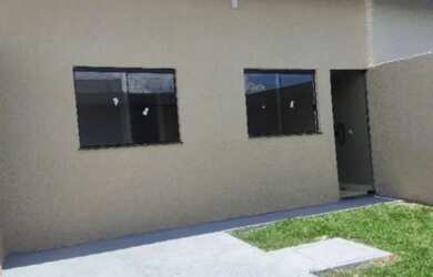 Imagem: A casa possui 2 Dormitórios, 2 Banheiros, 1 Vaga na garagem