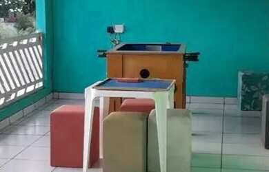 Imagem: A casa possui 3 Dormitórios, 2 Banheiros, 2 Vagas na garagem