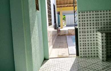 Imagem: A casa possui 3 Dormitórios, 3 Banheiros, 3 Vagas na garagem