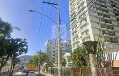 Imagem: O apartamento possui 3 Dormitórios, 1 Banheiro, 2 Vagas na