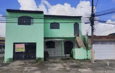 Imagem: A casa possui 5 Dormitórios, 5 Banheiros, 3 Vagas na garagem