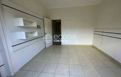 Imagem: A casa possui 4 Dormitórios, 4 Banheiros, 3 Vagas na garagem