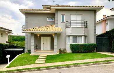 Imagem: A casa em condomínio possui 4 Dormitórios, 5 Banheiros, 5