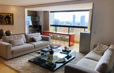 Imagem: O apartamento possui 4 Dormitórios, 5 Banheiros, 4 Vagas na