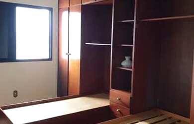 Imagem: O apartamento possui 4 Dormitórios, 1 Banheiro, 2 Vagas na