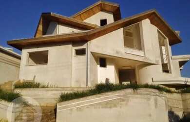 Imagem: A casa em condomínio possui 5 Dormitórios, 5 Banheiros, 5