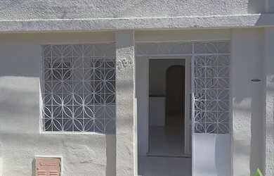 Imagem: A casa possui 1 Dormitório, 1 Banheiro, 30m² de Área e está