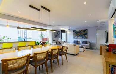 Imagem: O apartamento possui 3 Dormitórios, 4 Banheiros, 3 Vagas na