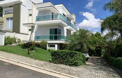 Imagem: A casa em condomínio possui 3 Dormitórios, 5 Banheiros, 4