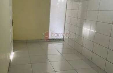 Imagem: A casa possui 2 Dormitórios, 1 Banheiro, 2 Vagas na garagem