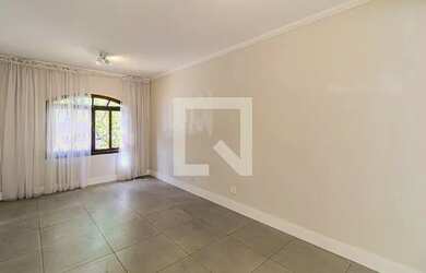 Imagem: A casa em condomínio possui 3 Dormitórios, 3 Banheiros, 2