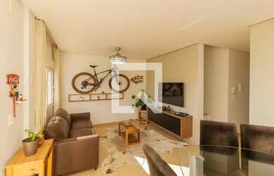 Imagem: A casa em condomínio possui 3 Dormitórios, 2 Banheiros, 2