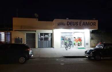 Imagem: A casa possui 5 Dormitórios, 5 Banheiros, 5 Vagas na garagem