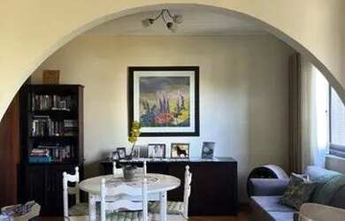 Imagem: A casa possui 3 Dormitórios, 4 Banheiros, 3 Vagas na garagem