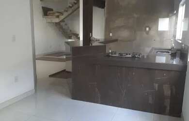 Imagem: A casa possui 2 Dormitórios, 1 Banheiro, 1 Vaga na garagem