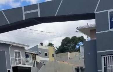 Imagem: A casa possui 4 Dormitórios, 2 Banheiros, 1 Vaga na garagem