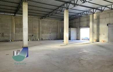 Imagem: O depósito possui 4 Vagas na garagem e 506m² de Área e está