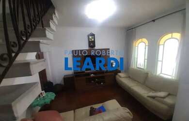 Imagem: A casa possui 3 Dormitórios, 3 Banheiros, 2 Vagas na garagem