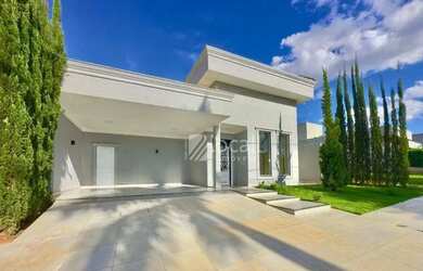 Imagem: A casa em condomínio possui 3 Dormitórios, 3 Banheiros, 4