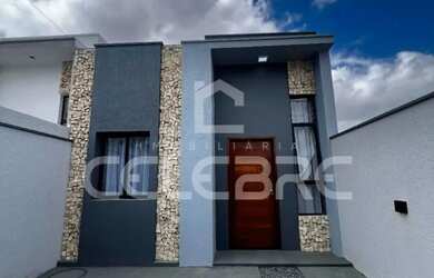 Imagem: A casa possui 2 Dormitórios, 1 Banheiro, 1 Vaga na garagem