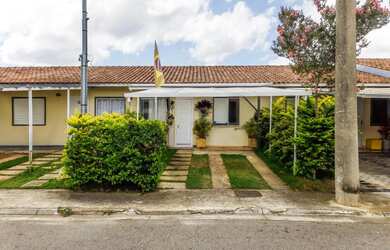 Imagem: A casa em condomínio possui 2 Dormitórios, 1 Banheiro, 1 Vaga