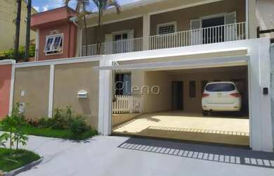 Imagem: A casa possui 3 Dormitórios, 3 Banheiros, 4 Vagas na garagem