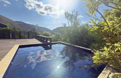 Imagem 1: Casa à venda em Itaipava dentro de condomínio com infraestrutura completa