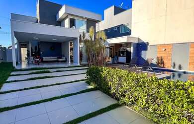 Imagem: A casa em condomínio possui 5 Dormitórios, 5 Banheiros, 5