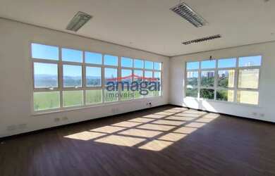 Imagem: O depósito possui 1.400m² de Área e está localizado em