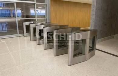 Imagem: O depósito possui 5 Vagas na garagem, 557m² de Área e Imóvel