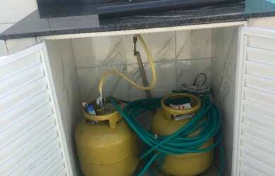 Imagem 10: Novos Começos Imóveis Vende Casa com 2 quartos por R$ 450.000 - Centro...