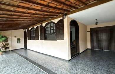 Imagem 7: Casa a venda no Betania. 285m² de Área, 2 Vagas na garageme4 Dormitórios