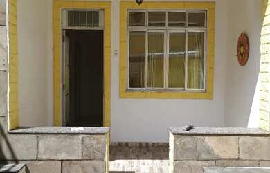 Imagem: A casa possui 2 Dormitórios, 2 Banheiros e está localizado