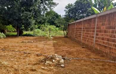 Imagem: O terreno possui 400m² de Área e está localizado em Vila